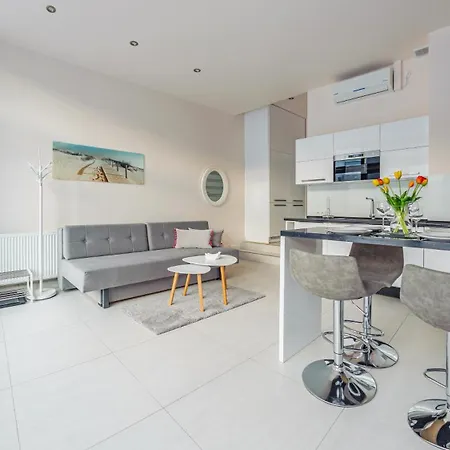 Miedzyzdrojski Rynek, Sun & Snow *