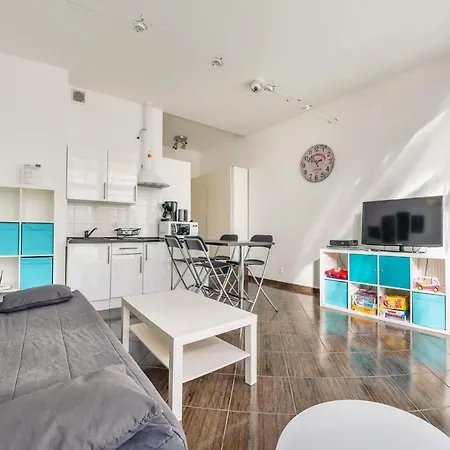 Miedzyzdrojski Rynek, Sun & Snow *