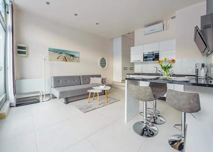 Miedzyzdrojski Rynek, Sun & Snow *