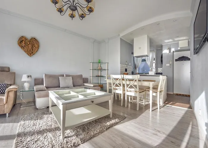 Miedzyzdrojski Rynek, Sun & Snow Międzyzdroje